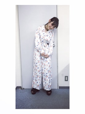 「jouetie（ジュエティ）のアイテム（オールインワン・サロペット）」を使った、高橋愛さん（レディース・154cm）の秋コーディネート