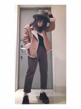 「Another Edition（アナザーエディション）のアイテム（ムートンコート）」を使った、高橋愛さん（レディース・154cm）の冬コーディネート