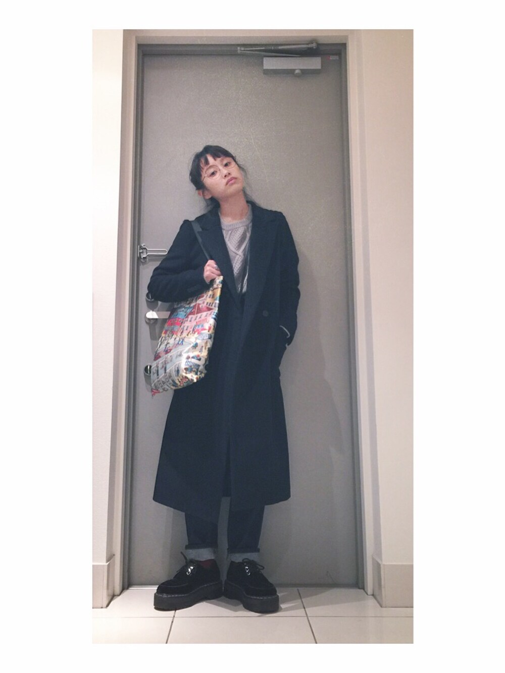 「merry jenny、メリージェニー、ウォーリーをさがせ！、コラボ、GU、Cry.、made in HEAVEN、PeachJohn、ピーチジョン、LOVE&PEACH」｜「made in HEAVENのBIRD COAT（チェスターコート、ブルー系）」を使った、高橋愛さん（レディース・154cm）の冬コーディネートの1枚目の写真