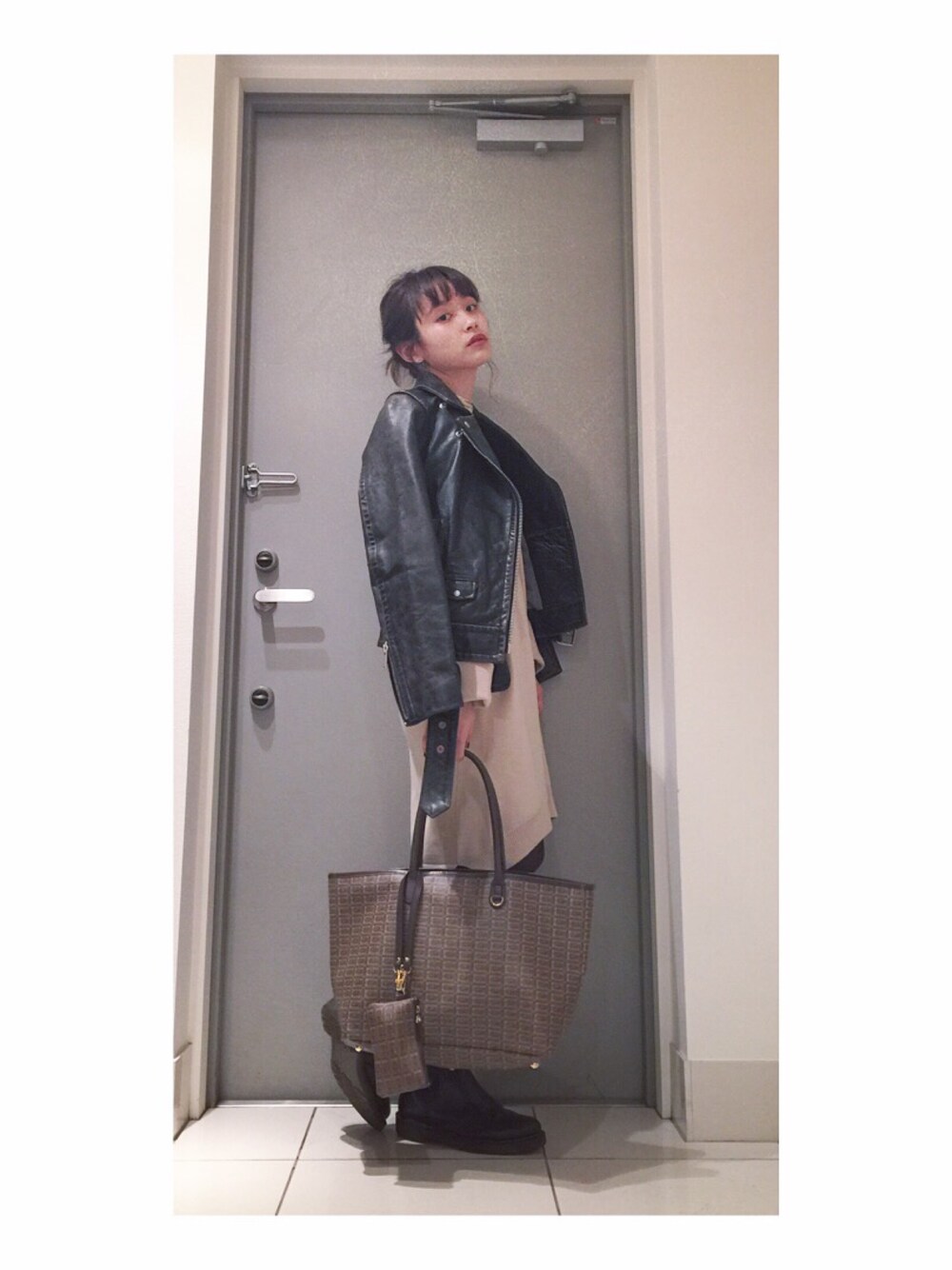 「Valentine's Day、ヴァレンタインデートスタイル、CATCOPY、ootd、バレンタイン、Dr.Martens、GAP、ライダース、Q-pot.」｜「GAPのアイテム（ライダースジャケット、ブラック系）」を使った、高橋愛さん（レディース・154cm）の冬コーディネートの1枚目の写真