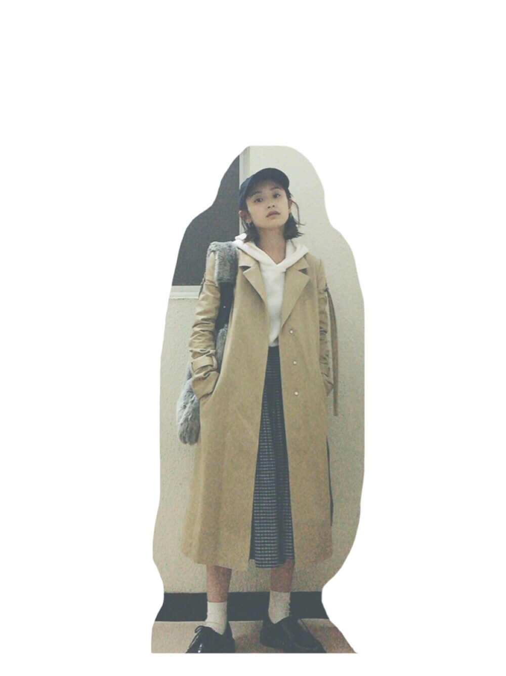 「CATCOPY、大人カジュアル、秋コーデ、トレンドカラー2016AW、ファー、Dr.Martens、beautiful people、haco!、サーマル、ラブ＆ピース2016」｜「haco!の＜高橋愛さんコラボ＞ラブ＆ピースプロジェクト　ワッフル素材のすっきりパーカー（メンズ）（パーカー、ホワイト系）」を使った、高橋愛さん（レディース・154cm）の秋コーディネートの1枚目の写真
