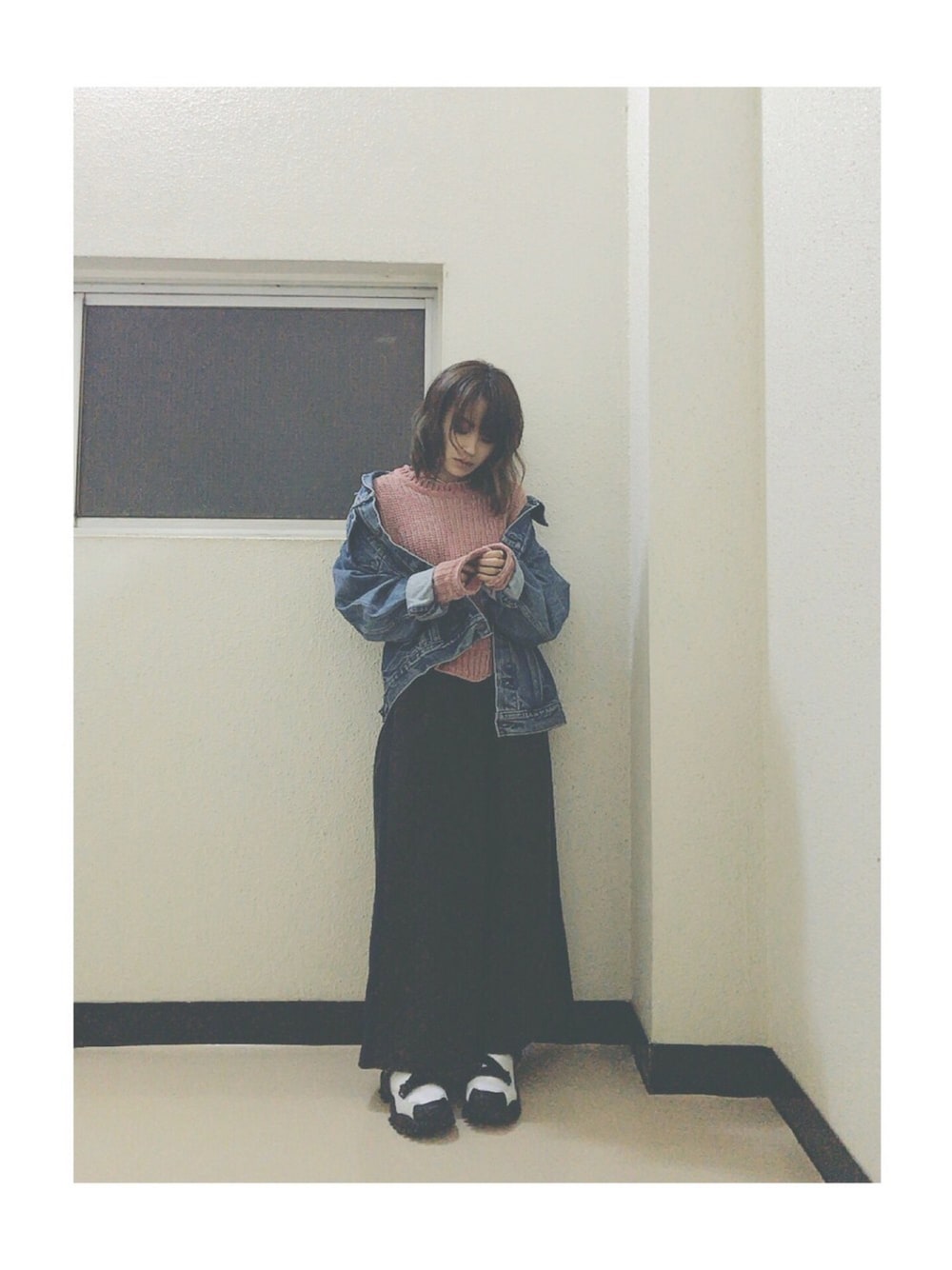 「ZARA、パンツスタイル、ゆるコーデ、カジュアル、今日のたかはし、高橋愛、RayBEAMS、HYKE、adidas、adidas×hyke」｜「ZARAのアイテム（ニット/セーター、ピンク系）」を使った、高橋愛さん（レディース・154cm）の冬コーディネートの1枚目の写真