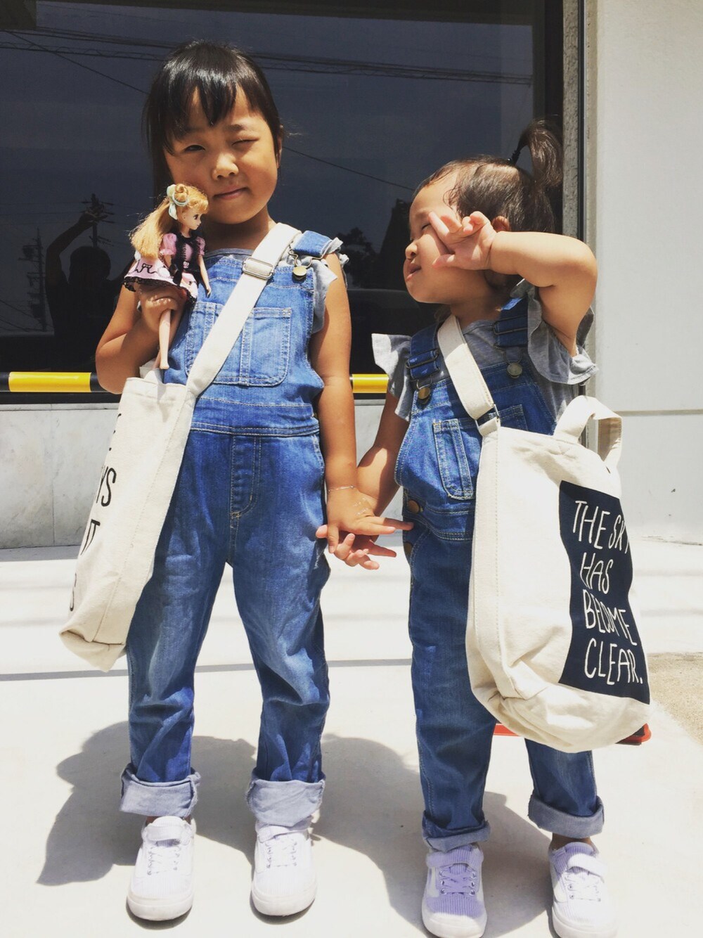 「カジュアル、summer」｜「petit mainのベーシックサロペット（サロペット/オーバーオール、ブルー系）」を使った、FuuRiiさん（レディース・156cm）の夏コーディネートの1枚目の写真