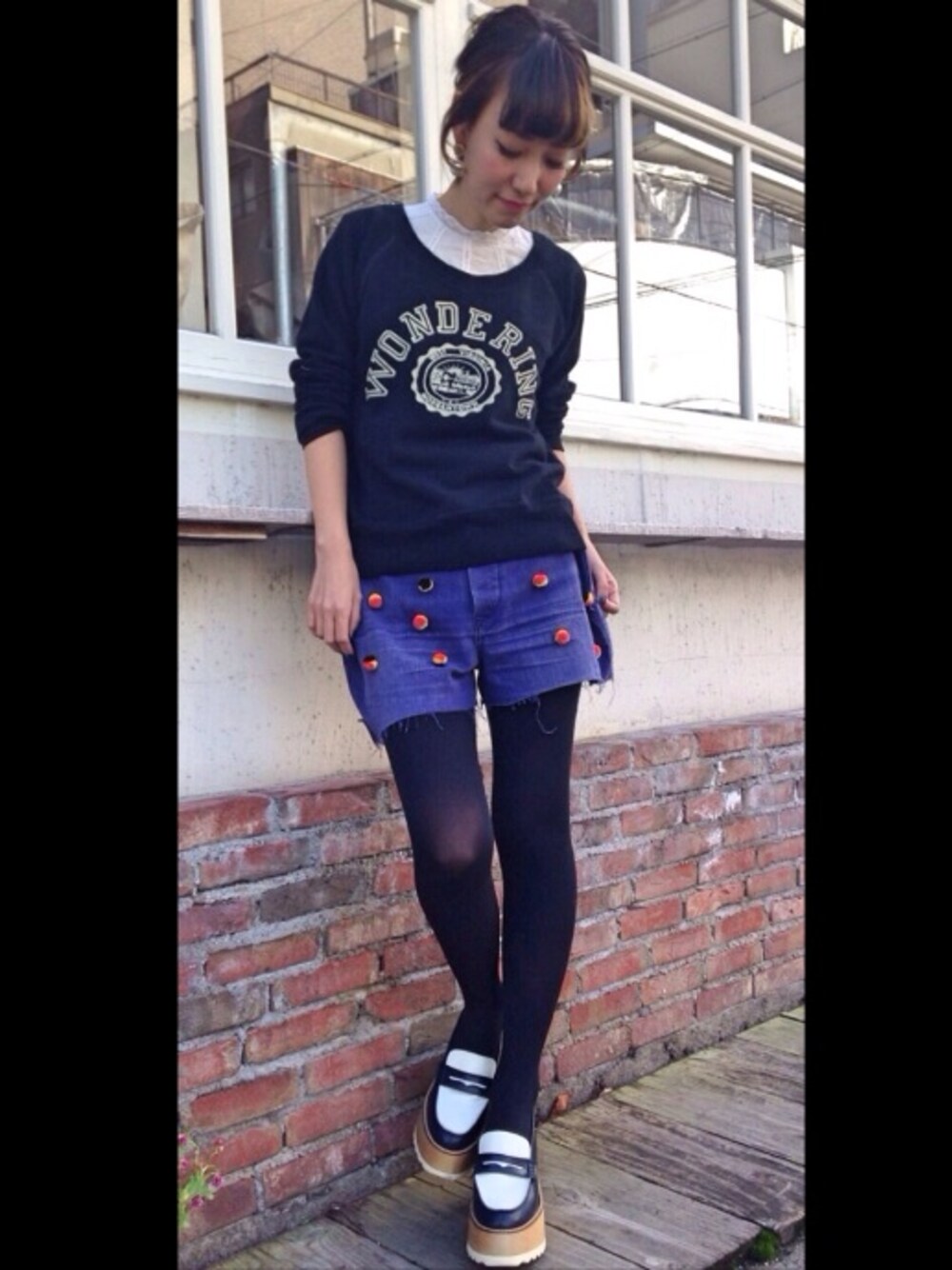 「gotoHollywood、SWEAT、lace、vintage、shortpants、REMAKE、used、durbuy」｜「GO TO HOLLYWOODのビンテージウラケレースレイヤードスウェット（スウェット、ブラック系）」を使った、chimoさん（レディース・156cm）の秋コーディネートの1枚目の写真
