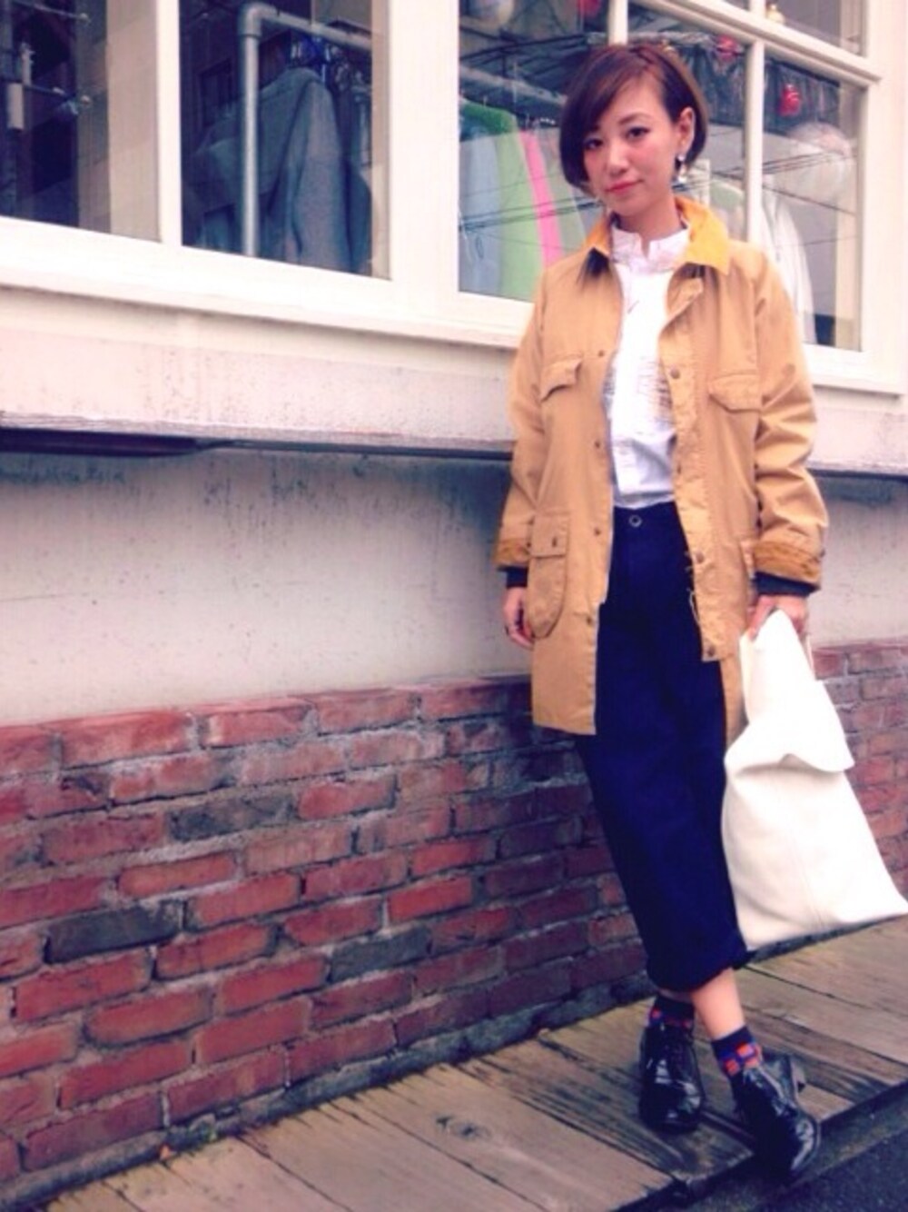 「gotoHollywood、jacket 、shirts、brunaboinne、pants、BAG、egobaag」｜「GO TO HOLLYWOODのjacket（その他アウター、イエロー系）」を使った、chimoさん（レディース・156cm）の秋コーディネートの1枚目の写真