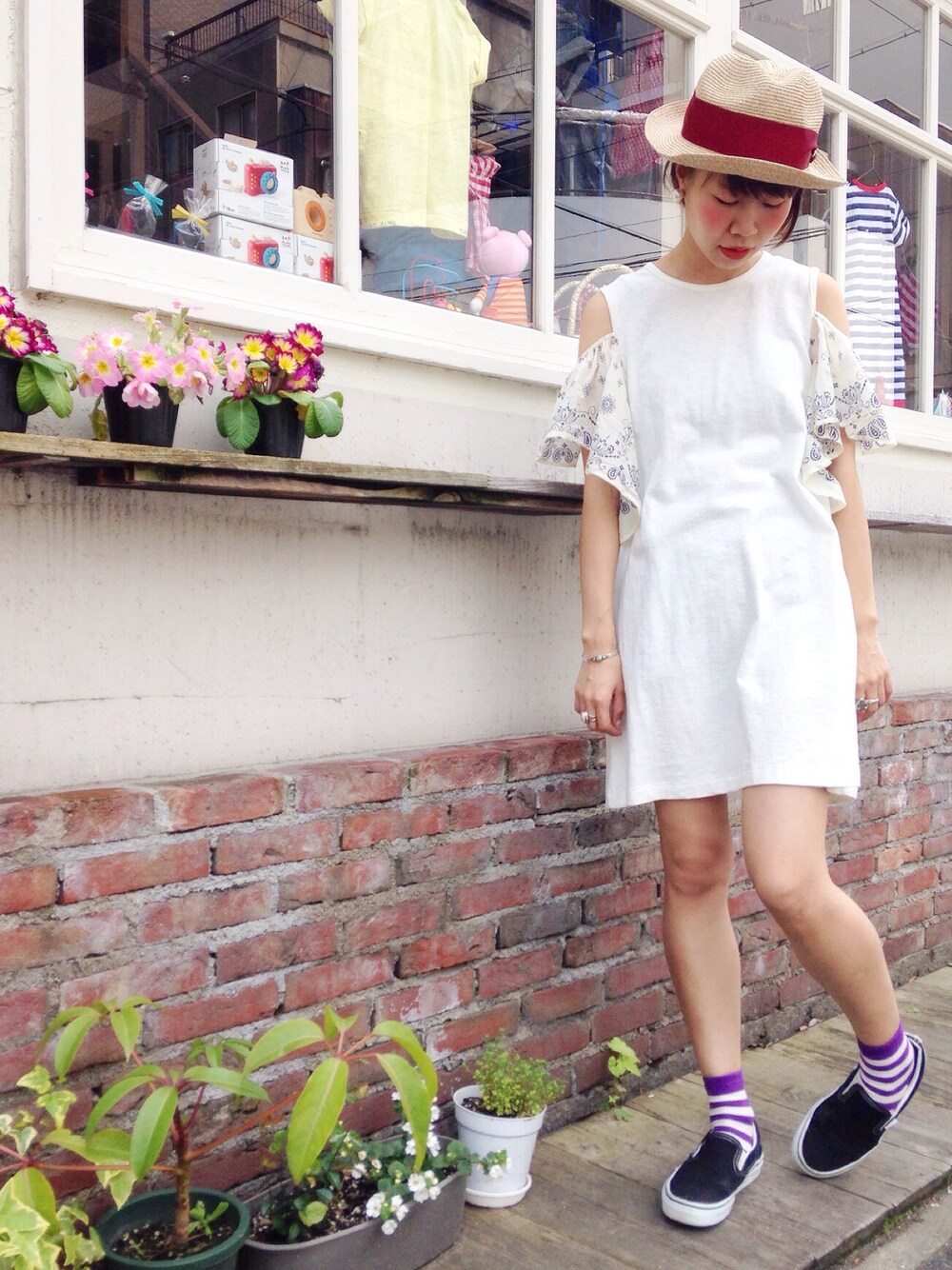 「gotoHollywood、onepiece、hat、chimo」｜「GO TO HOLLYWOODのアイテム（ワンピース、ホワイト系）」を使った、chimoさん（レディース・156cm）の春コーディネートの1枚目の写真