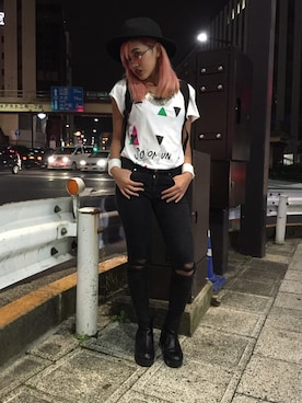 「アイテム（バングル/リストバンド）」を使った、Kana Okayamaさん（レディース・161cm・10代）の秋コーディネート