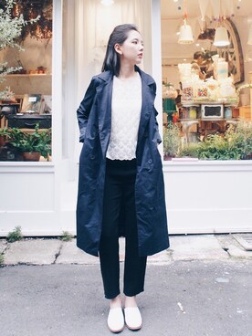 「MEIER.Q（マイヤーキュー）のアイテム（トレンチコート）」を使った、Zoe Leeさん（レディース・162cm）の秋コーディネート