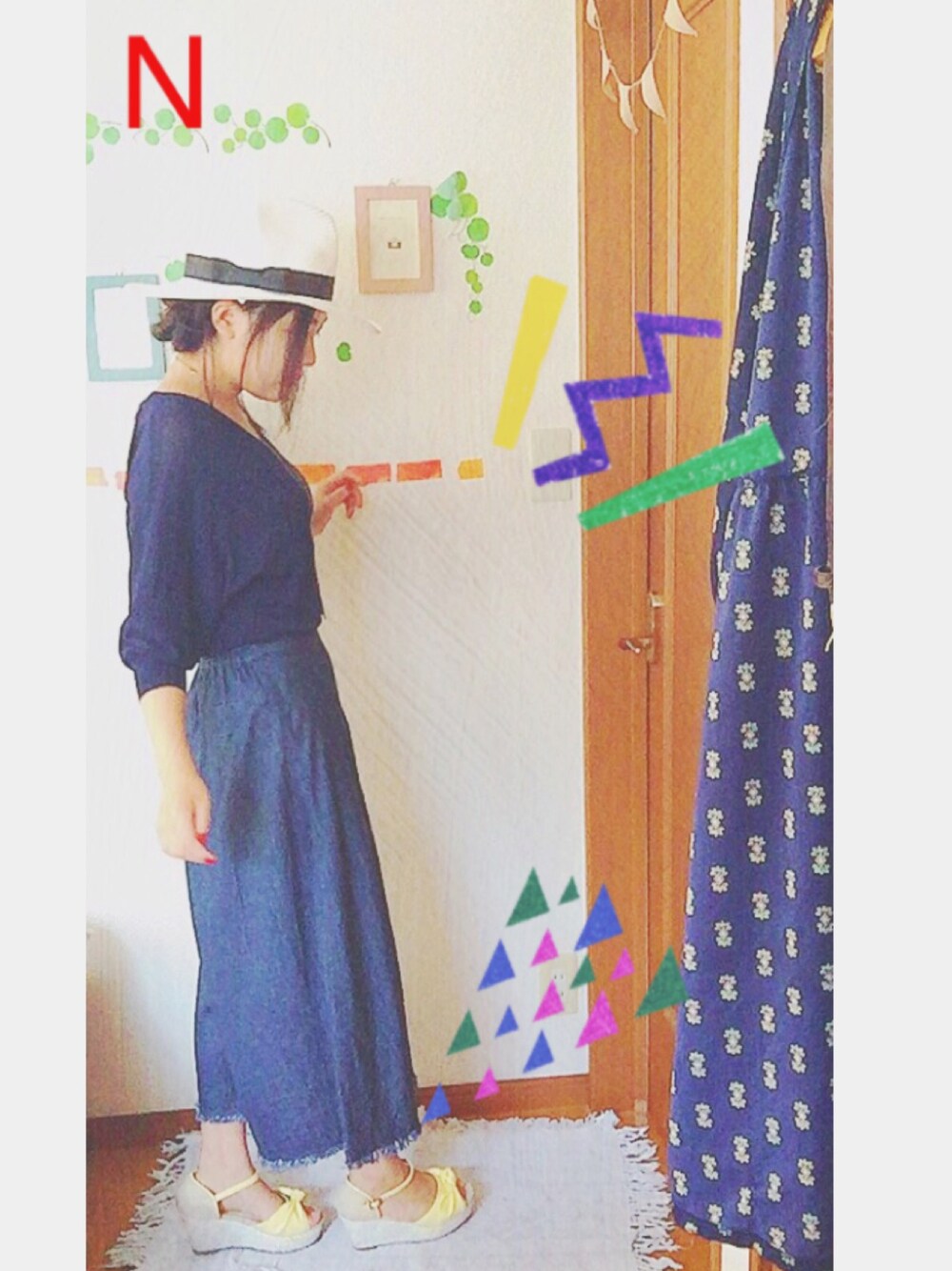 「カジュアルコーデ」｜「Honeysのアイテム（サンダル、イエロー系）」を使った、Nさん（レディース・152cm）の夏コーディネートの1枚目の写真