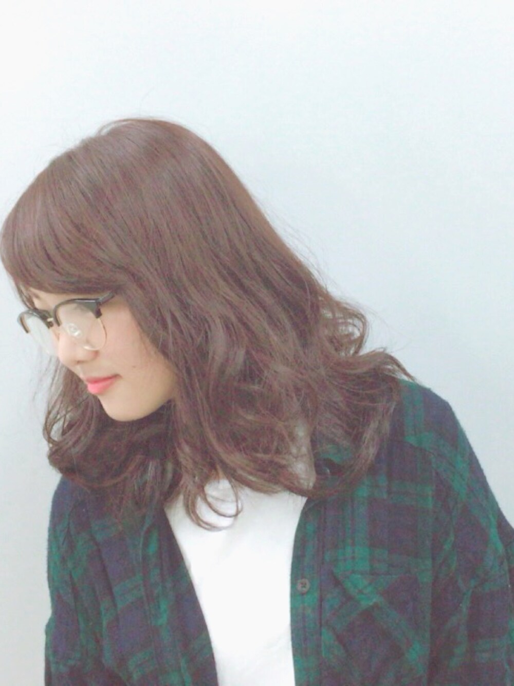 「学校スナップ」｜「Honeysのアイテム（シャツ/ブラウス、グリーン系）」を使った、Nさん（レディース・152cm）の秋コーディネートの1枚目の写真
