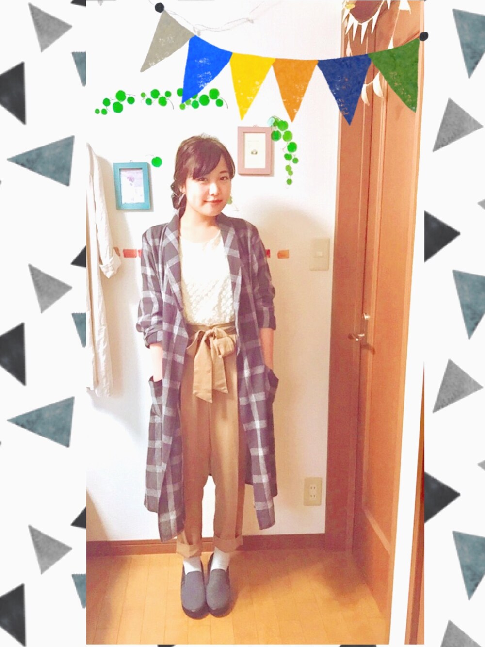 「flowerのアイテム（その他アウター、グレー系）」を使った、Nさん（レディース・152cm）の秋コーディネートの1枚目の写真