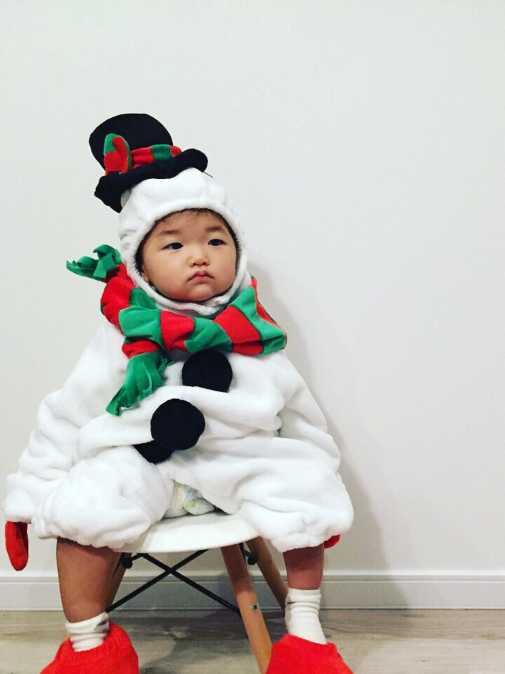 「ひよこクラブコーデコンテスト、クリスマス、クリスマスカラー、baby、ベビー、kids、キッズコーデ」｜「brand ?のアイテム（ロンパース、その他）」を使った、angmaさん（キッズ・80cm）の冬コーディネートの1枚目の写真