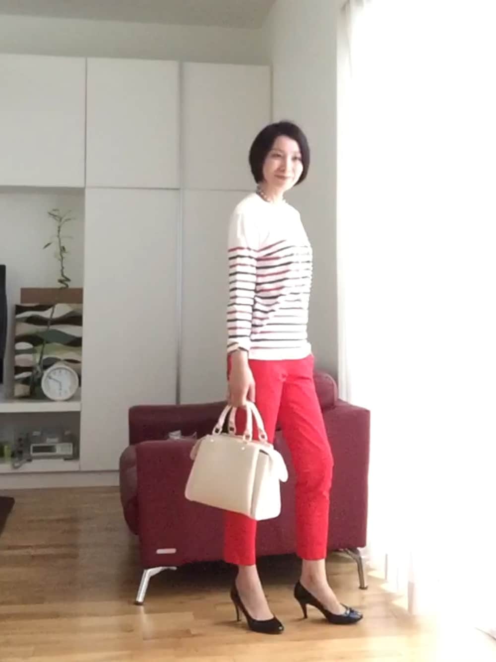「ボーダー、赤パンツ」｜「UNIQLOのアイテム（Tシャツ/カットソー、レッド系）」を使った、Naoko  Leeさん（レディース・163cm）の夏コーディネートの1枚目の写真