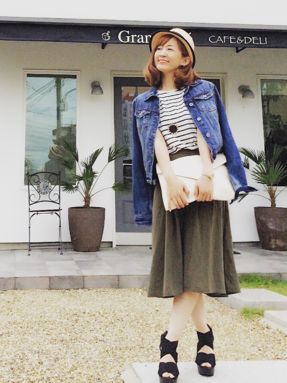 「ガウチョ、デニムジャケット、ボーダーTシャツ、カンカン帽、クラッチバッグ、大人カジュアル、プチプラ、ジーユー、GU」｜「GUのアイテム（その他パンツ、グリーン系）」を使った、チカにゃんさん（レディース・155cm）の春コーディネートの1枚目の写真