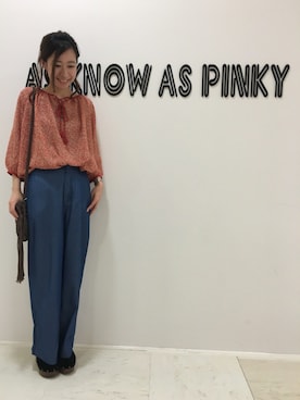 「ASZAKKA（アザッカ）のアイテム（バッグ）」を使った、オカダさん（レディース・155cm）の春コーディネート