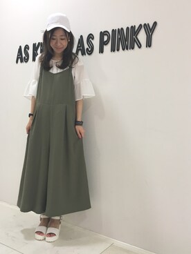 「AS KNOW AS PINKY（アズノゥアズピンキー）のアイテム（オールインワン・サロペット）」を使った、オカダさん（レディース・155cm）の春コーディネート