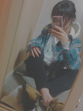 「STUSSY（ステューシー）のアイテム（PC・スマホグッズ/家電）」を使った、み ぃ ち ゃ ん。さん（レディース・156cm）の秋コーディネート
