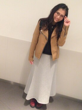 「gray」｜「アイテム（ライダースジャケット）」を使った、山田 恵里伽 (えりすま)本人さん（レディース・168cm）の秋コーディネート