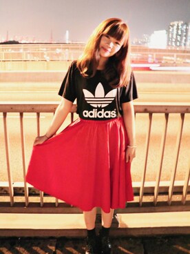 「MONKI（モンキ）のアイテム（シューズ）」を使った、Yoyo Nganさん（レディース・159cm）の夏コーディネート