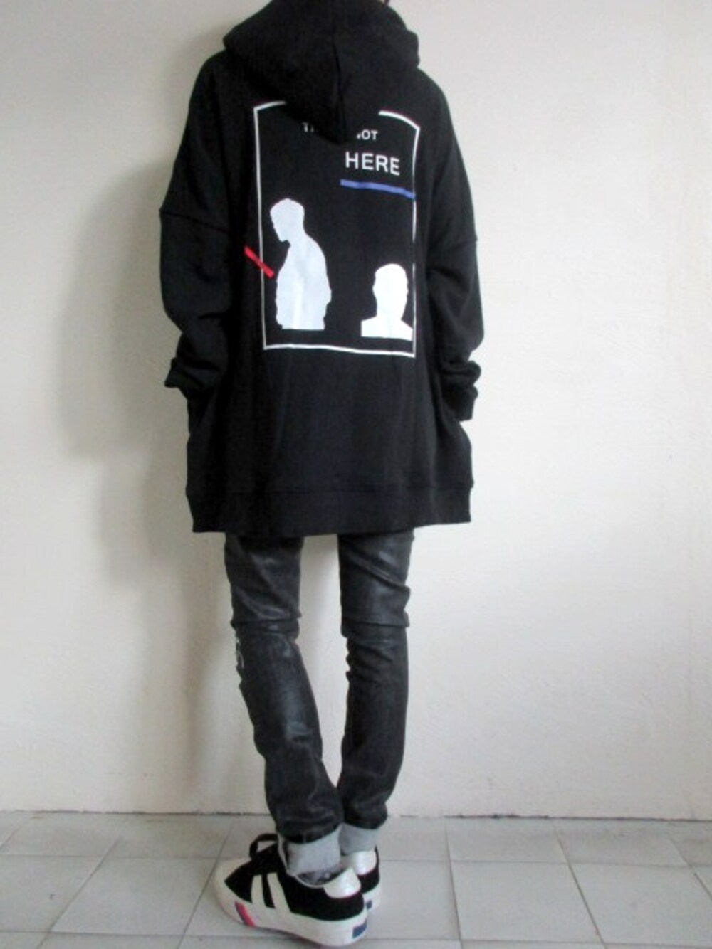 TITY niigataさんの「Luciole_jean pierre Print Big hoodie THIS IS NOT HERE・black 」を使ったコーディネート