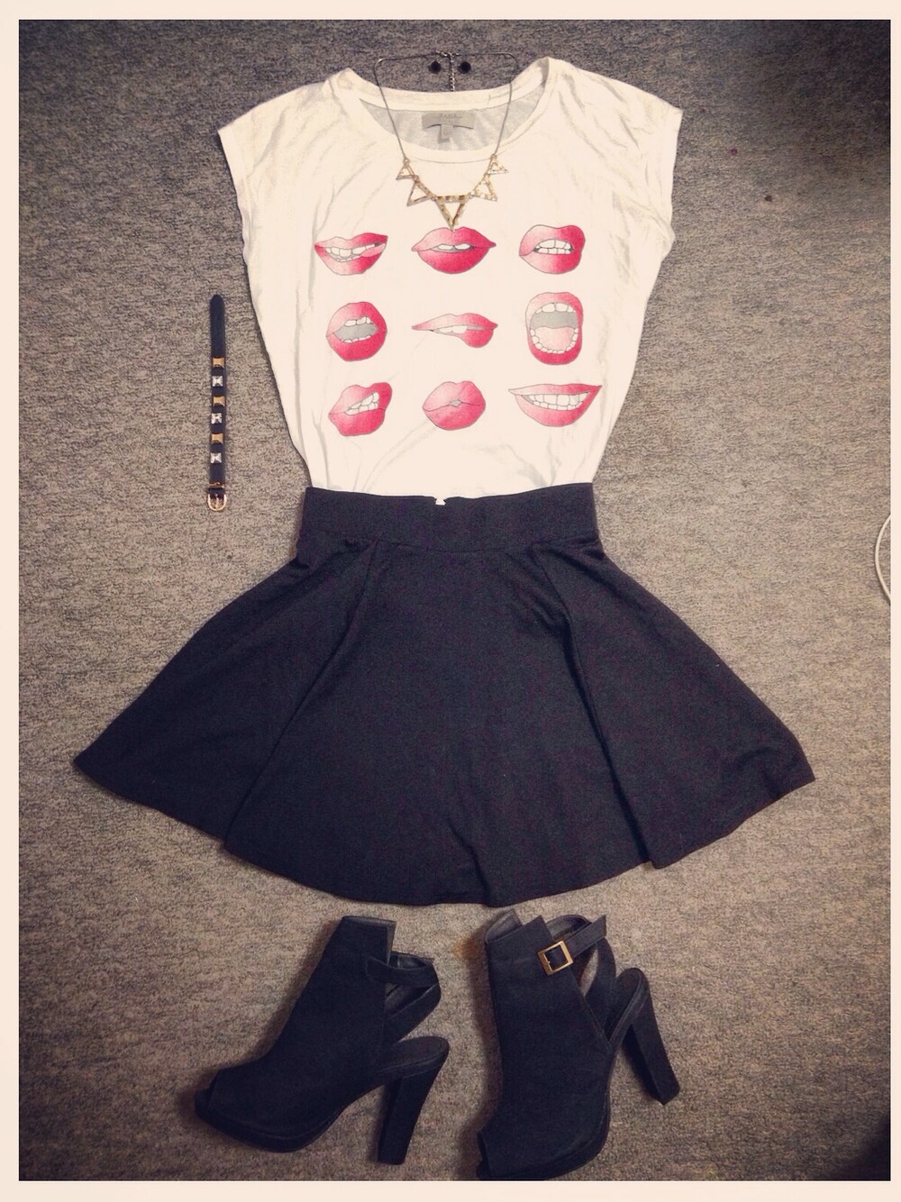 「スカート、Tシャツ、H&M、ZARA、skirt、モノトーン、cool」｜「H&M スカート（スカート、ブラック系）」を使った、❥❥ M i y uさん（レディース・157cm）の夏コーディネートの1枚目の写真