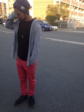 「アイテム（デニムパンツ、レッド系）」を使った、Tomoki Haradaさん（メンズ・171cm）の秋コーディネート