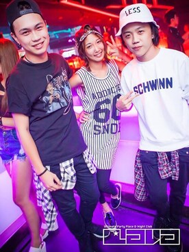 廖年さんのコーディネート