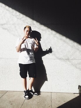 「ROARINGWILDのアイテム（パンツ）」を使った、TizzEscapeさん（メンズ・177cm）の夏コーディネート