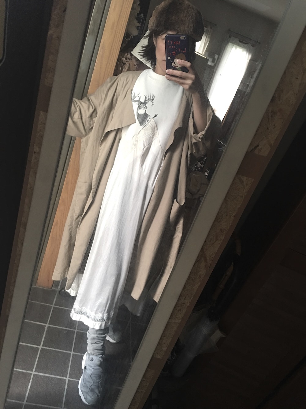 「鹿さん、YEAH RIGHT‼︎、cosmic wonder light source、reebok」｜「YEAH RIGHT!!のアイテム（ワンピース、ホワイト系）」を使った、chokukoさん（レディース・159cm）の秋コーディネートの1枚目の写真