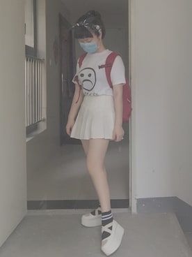 「アイテム（バレエシューズ、ホワイト系）」を使った、周嗨森さん（レディース・159cm）の夏コーディネート
