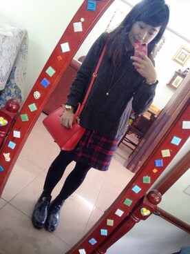 「アイテム（トートバッグ、オレンジ系）」を使った、Hongニジさん（レディース・158cm）の冬コーディネート