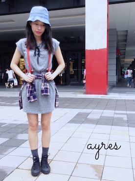 「UNIQLO Tシャツ」｜「アイテム（帽子）」を使った、Ayresさん（レディース・163cm）の秋コーディネート
