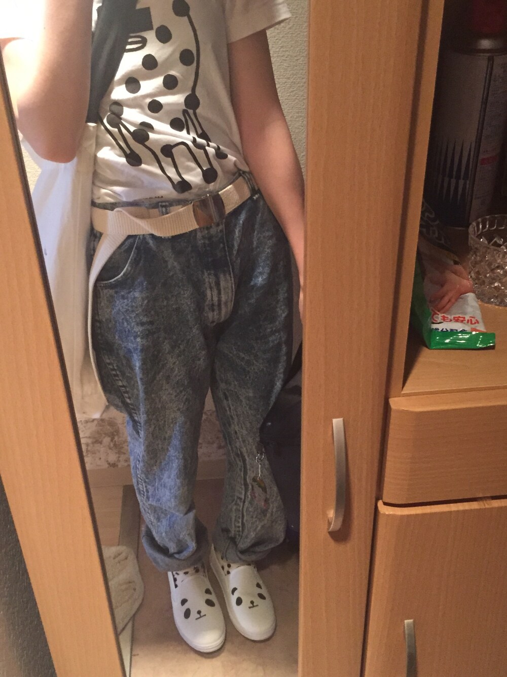 「ネネット、ネネット女子、ne-net、ツモリチサト、ツモリチサト(TSUMORI CHISATO)、パンダ、パンダ柄、古着、デニム、ガチャベルト」｜「古着のアイテム（デニムパンツ、ブルー系）」を使った、きょん ( Kyon )さん（レディース・154cm）の春コーディネートの1枚目の写真