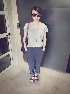 「LiVES（ライヴズ）のアイテム」を使った、小Mo美媚さん（レディース・162cm）の冬コーディネート