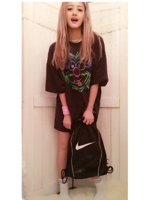 Nike ナイキ のバングル リストバンドを使ったレディース人気ファッションコーディネート Sciaky