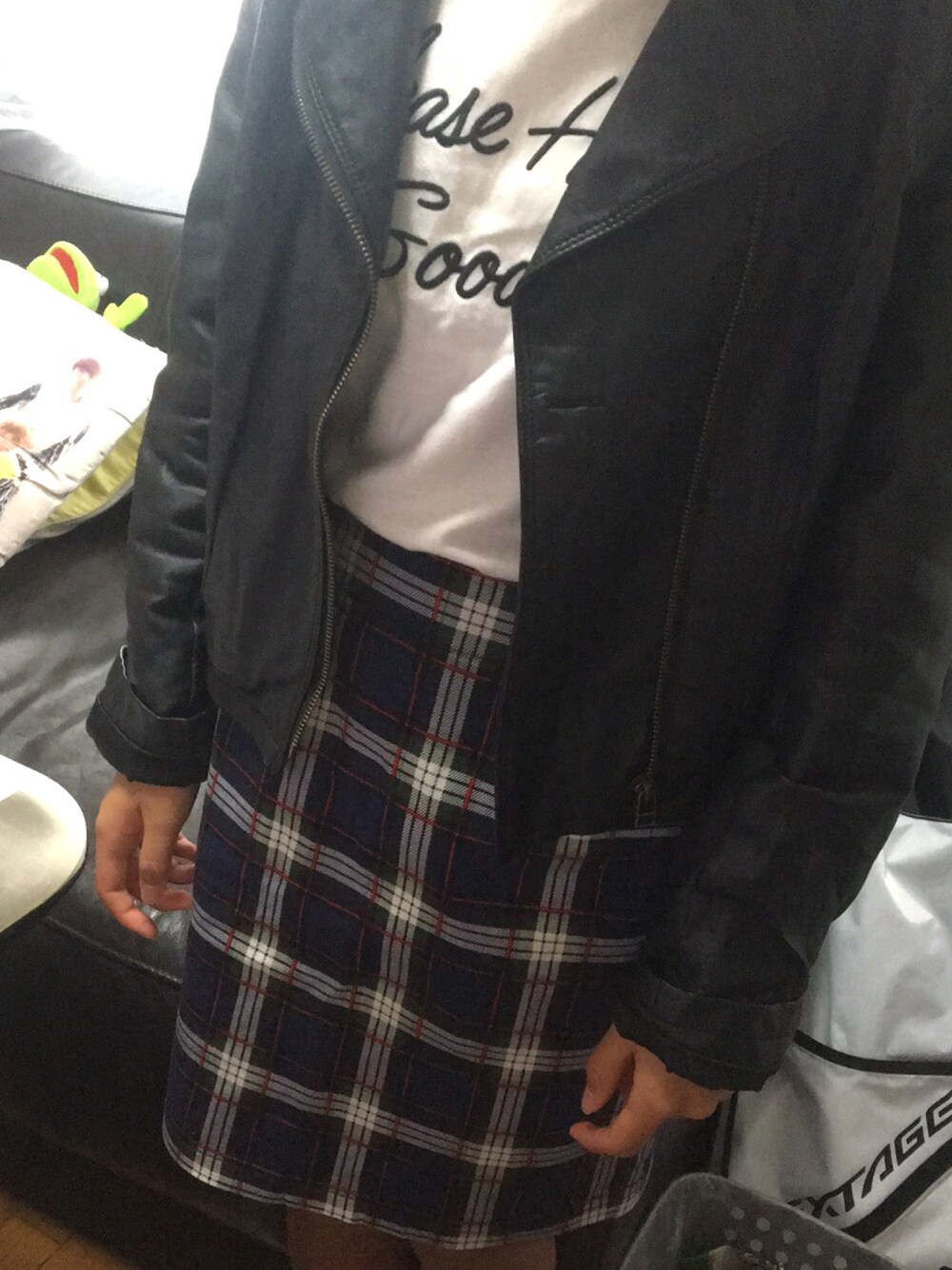 「LOVETOXICのアイテム（Tシャツ/カットソー、ホワイト系）」を使った、初（うい）さん（レディース・154cm）の秋コーディネートの1枚目の写真
