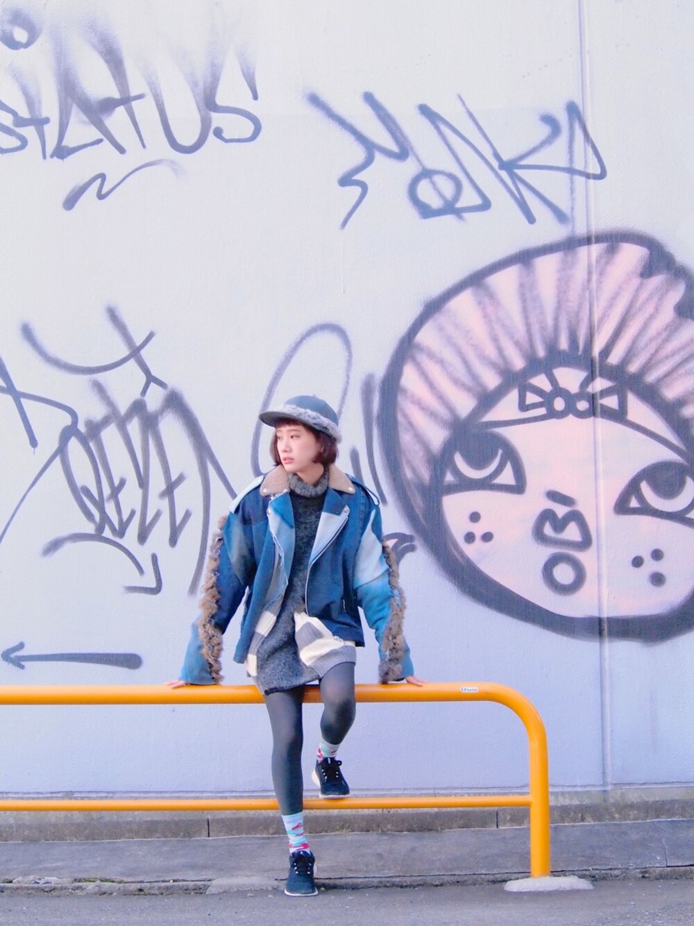 「CAP、STYLE、blue、SALE、WOMEN、ridersjacket、フロノウェア、garbagine、grey、fro･nowhere」｜「再構築デニムライダース（ライダースジャケット、ブルー系）」を使った、フロノウェア／fro・nowhereさん（レディース・160cm）の冬コーディネートの1枚目の写真