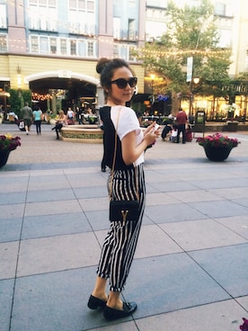 「STUART WEITZMAN（スチュアートワイツマン）のアイテム（その他シューズ）」を使った、Abby Wuさん（レディース・157cm）の夏コーディネート