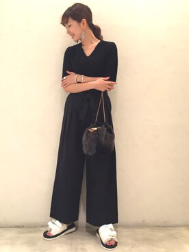 「BEAUTY&YOUTH UNITED ARROWS（ビューティーアンドユースユナイテッドアローズ）の＜TORRAZZO DONNA＞モール Vネックニット（ニット/セーター、ブルー系）」を使った、Ayano Fujitaさん（レディース・165cm）の秋コーディネート