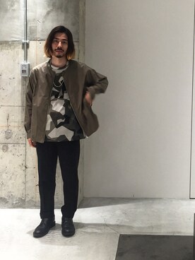 「KAZUYUKI KUMAGAI」｜「アイテム（スラックス）」を使った、矢野 勇太さん（メンズ・170cm）の春コーディネート