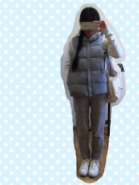 「H&M（エイチ・アンド・エム）のアイテム（スウェット、ホワイト系）」を使った、Yulian さん（レディース・162cm）の秋コーディネート