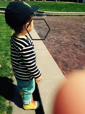 「ボーダーTシャツ」｜こんぶまるお。さん（キッズ・80cm）の春コーディネート