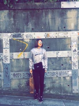 「アイテム（ナイロンジャケット、シルバー系）」を使った、杜老倌さん（レディース・172cm）の冬コーディネート