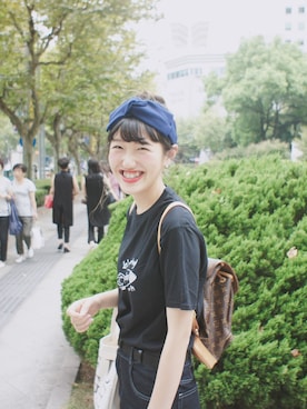 「アイテム（ヘアアクセサリー、ブルー系）」を使った、杜老倌さん（レディース・172cm）の秋コーディネート