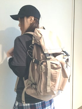 「半袖」｜「アイテム（バックパック/リュック）」を使った、mitsuyaさん（レディース・168cm）の夏コーディネート