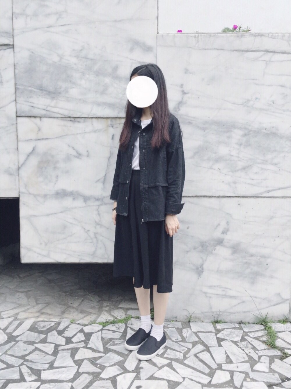 「black、black and white、ZARA、GU、TOPSHOP」｜「ZARAのアイテム（Tシャツ/カットソー、ホワイト系）」を使った、WeiHsuanさん（レディース・162cm）の春コーディネートの1枚目の写真
