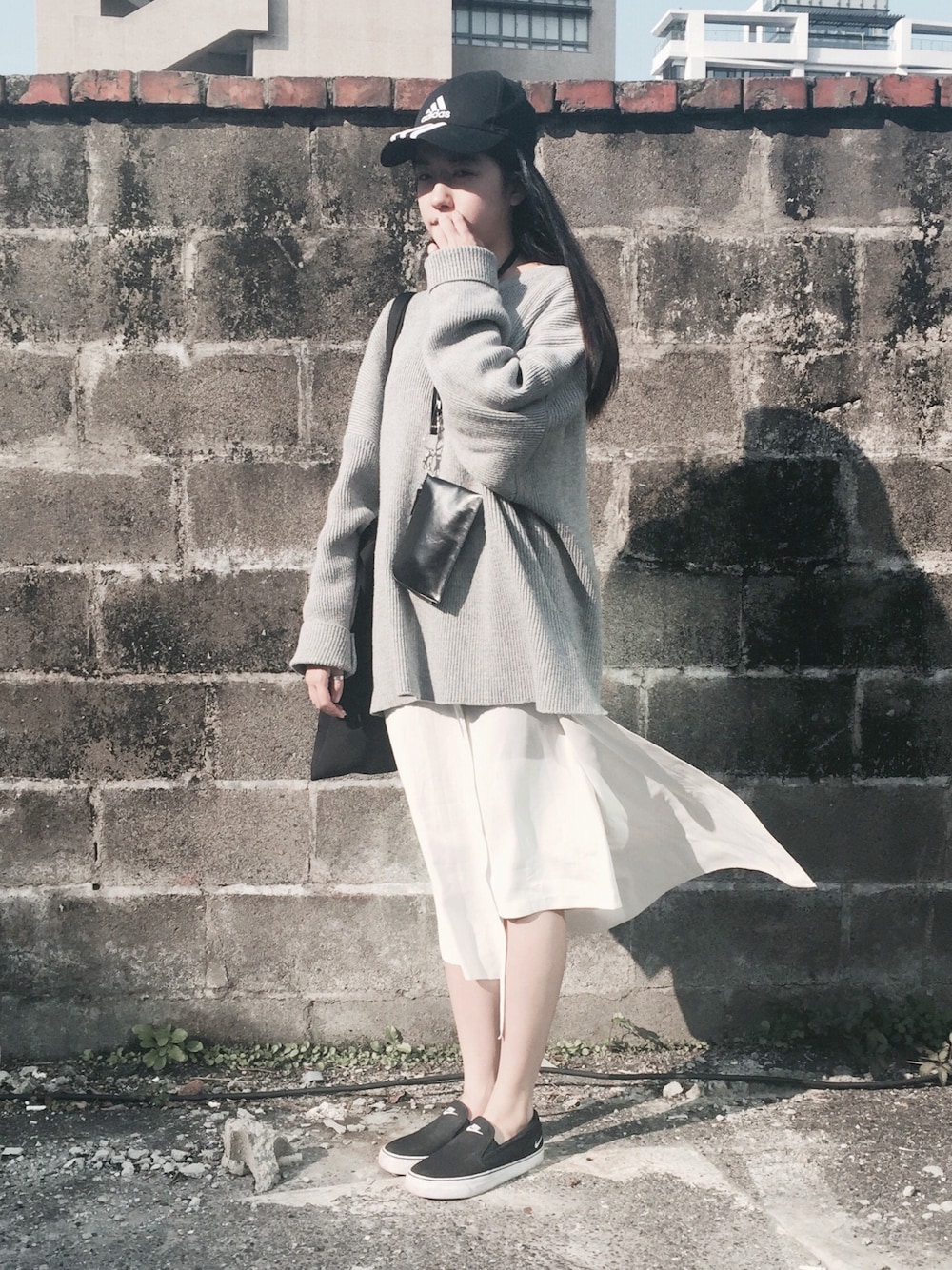 「gray、white、Marjorie、starmimi、NIKE、adidas」｜「Marjorieのアイテム（スカート、ホワイト系）」を使った、WeiHsuanさん（レディース・162cm）の冬コーディネートの1枚目の写真