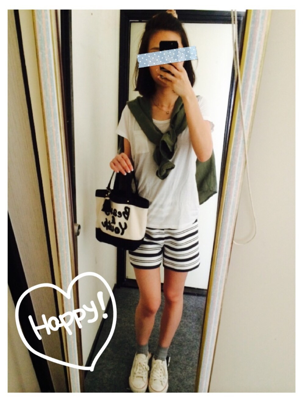「トートBAG、ミリタリーシャツ、BEAUTY&YOUTH UNITED ARROWS(BEAUTY&YOUTH UNITED ARROWS)、ミリタリーMIX、ボーダーパンツ、スニーカー×靴下、ワンポケT」｜「BEAUTY&YOUTH UNITED ARROWSのBYSF ボーダー切替ショーツ ◆（その他パンツ、ブルー系）」を使った、chiihiirooさん（レディース・161cm）の春コーディネートの1枚目の写真