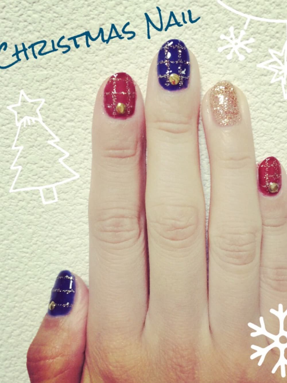 「クリスマス2014(レッド×グリーン)、クリスマス、ネイル、セルフネイル」｜「セルフネイルのアイテム（ハンドケア/ハンドクリーム、レッド系）」を使った、chiihiirooさん（レディース・161cm）の冬コーディネートの1枚目の写真