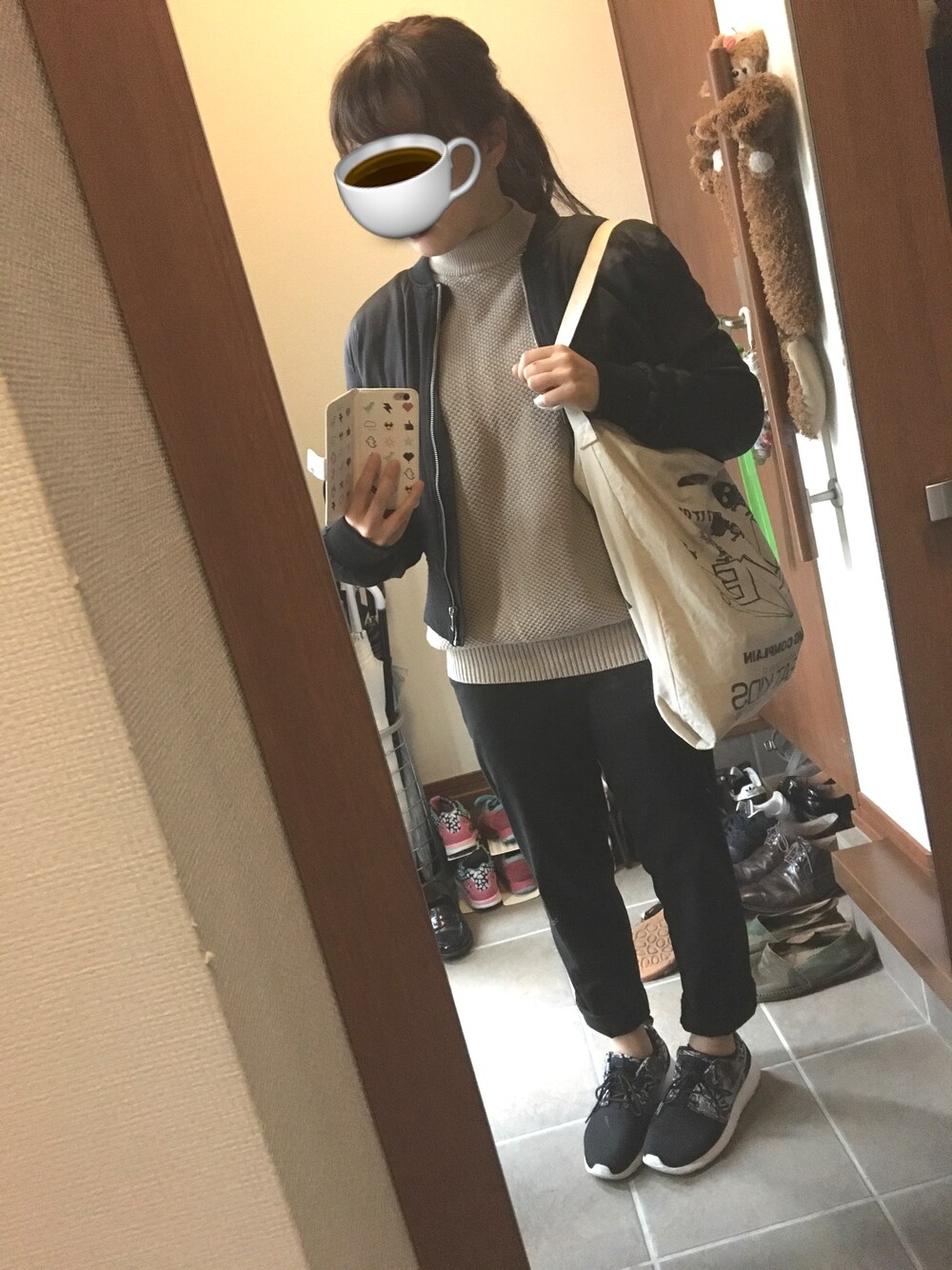 「シンプル、秋のコーデ、ラフ、オトナカジュアル、スニーカー、メンズライク、ゆるニット、ブラック、プチプラ」｜「ZARAのアイテム（ブルゾン、ブラック系）」を使った、めIさん（レディース・153cm）の秋コーディネートの1枚目の写真